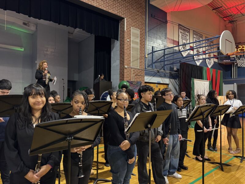 Image for the Tweet beginning: Yesterday D206 bands helped D168