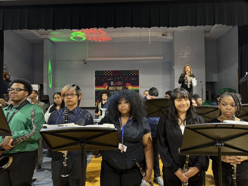 Image for the Tweet beginning: Yesterday D206 bands helped D168