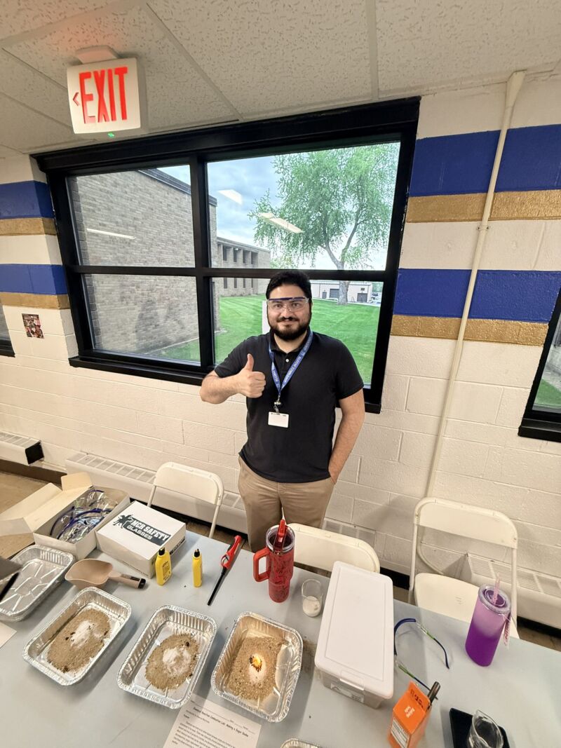 Image for the Tweet beginning: Science Expo @BloomTwpSports @DrJLAnderson 