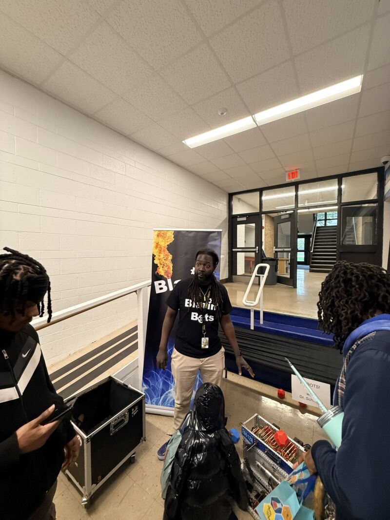 Image for the Tweet beginning: Science Expo 