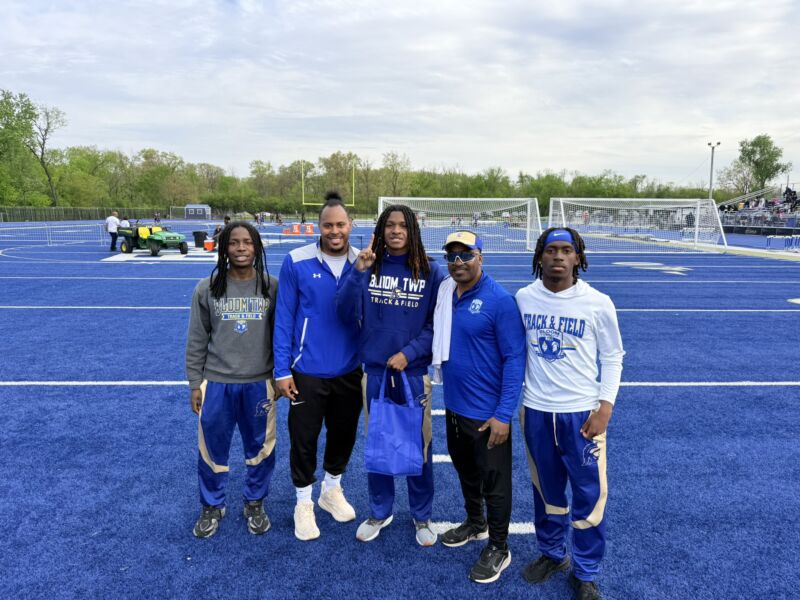 Image for the Tweet beginning: Track and Field Senior Night